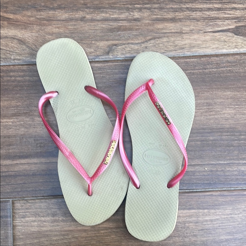 Havaianas Women's Pink and Tan Flip Flops